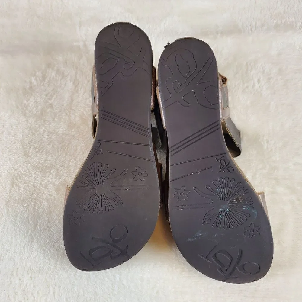OTBT Bushnell Bronze Sandals Size 5.5M
